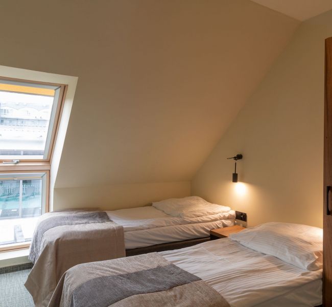 Doppelzimmer mit Balkon und Zustellbett